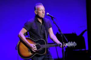 Opinion: Hey Springsteen, the fans really are booing this time