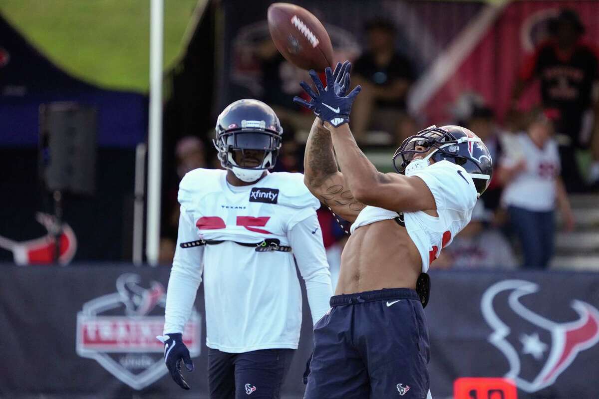 Houston Texans defensive back Derek Stingley Jr. (24) looks to defend  during an NFL Football game against the Philadelphia Eagles on Thursday,  November 3, 2022, in Houston. (AP Photo/Matt Patterson Stock Photo - Alamy