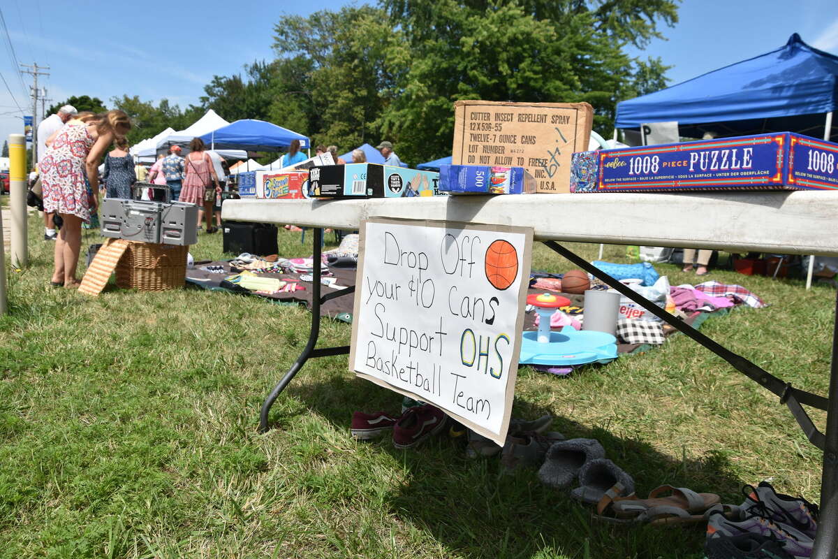 Onekama Days craft show busy with visitors Saturday