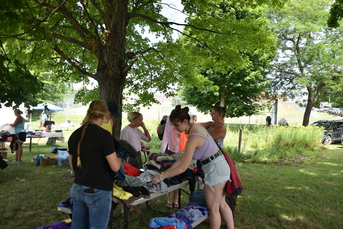 Onekama Days craft show busy with visitors Saturday