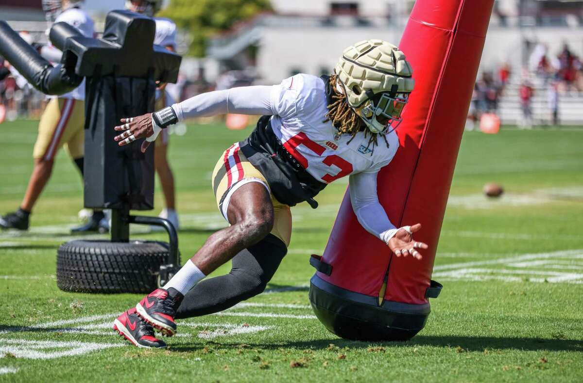 San Francisco 49er player Kemoko Turay (53) practices drills during training camp at the practice fields at Levi’s Stadium in Santa Clara, Calif., on Friday, Aug. 05, 2022.