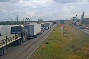I-10 on far East Side reopens after semi spills flammable liquid