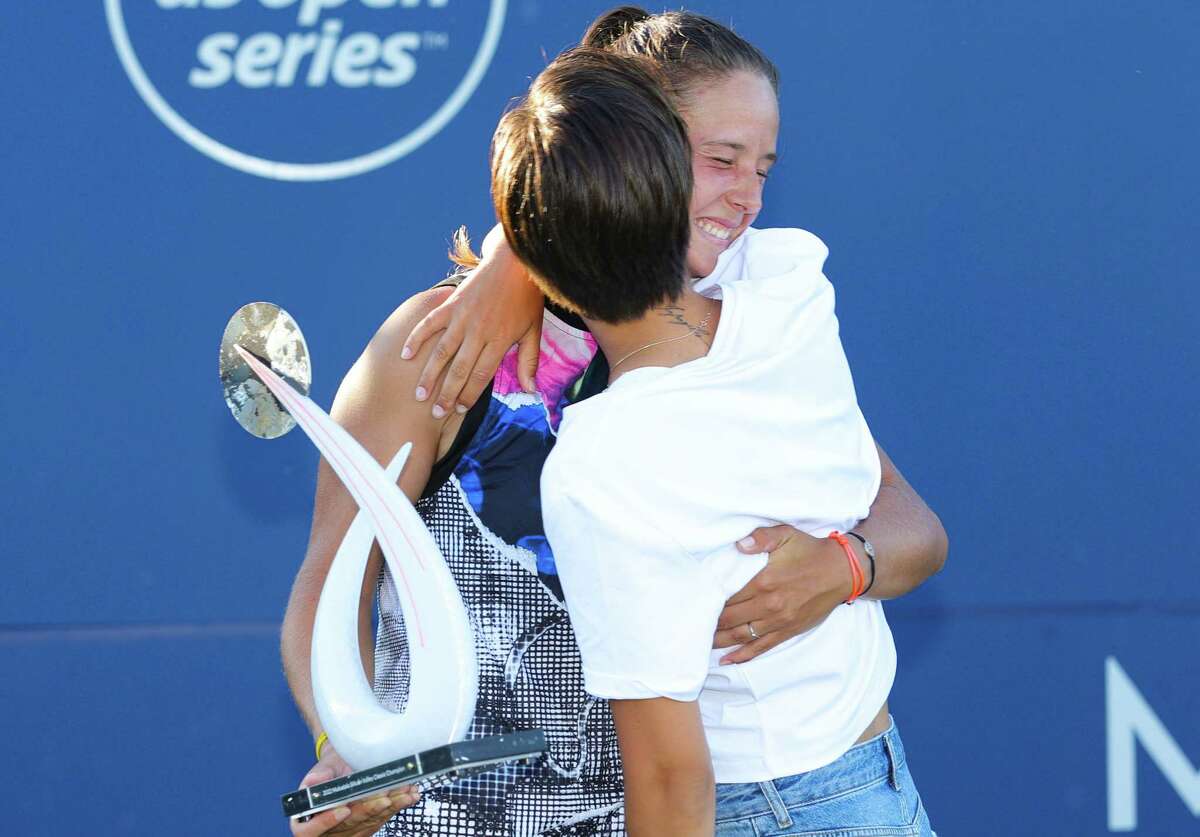 SAN JOSE, CALIFORNIA - AUGUST 07: Daria Kasatkina of Russia holds the trophy alongside her partner after defeating Shelby Rogers in the singles finale at Mubadala Silicon Valley Classic, part of the Hologic WTA Tour, at Spartan Tennis Complex on August 07, 2022 in San Jose, California.