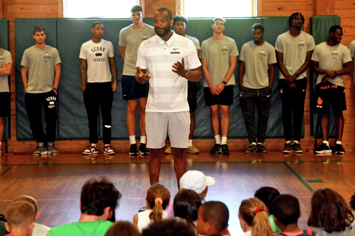 Fairfield Stags Mens Basketball