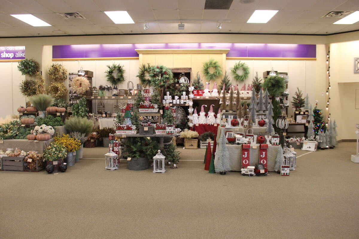 Wholesale warehouse in Caro opens to supply small businesses