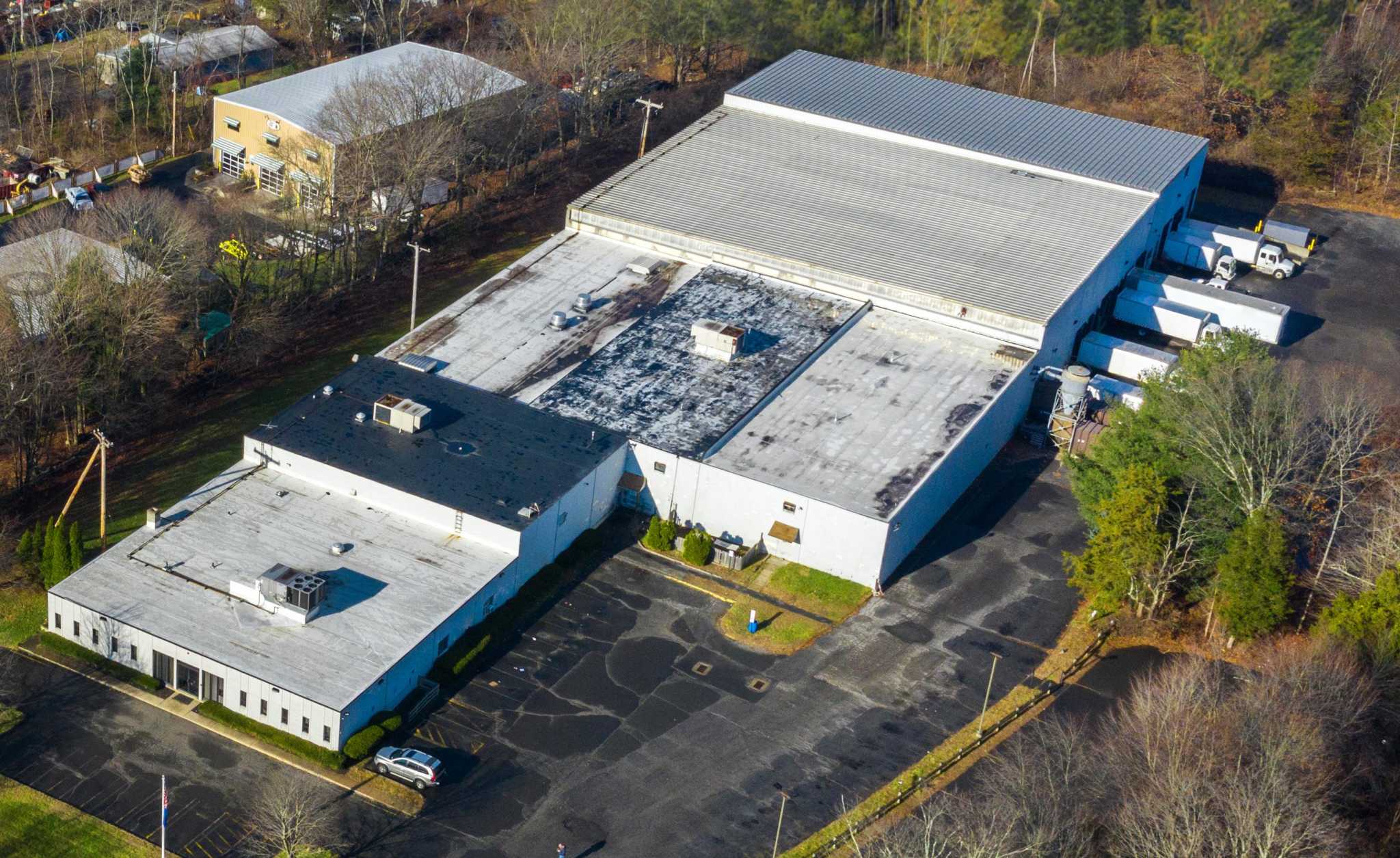 Trumbull industrial building sold for $4.4 million - Vimarsana News
