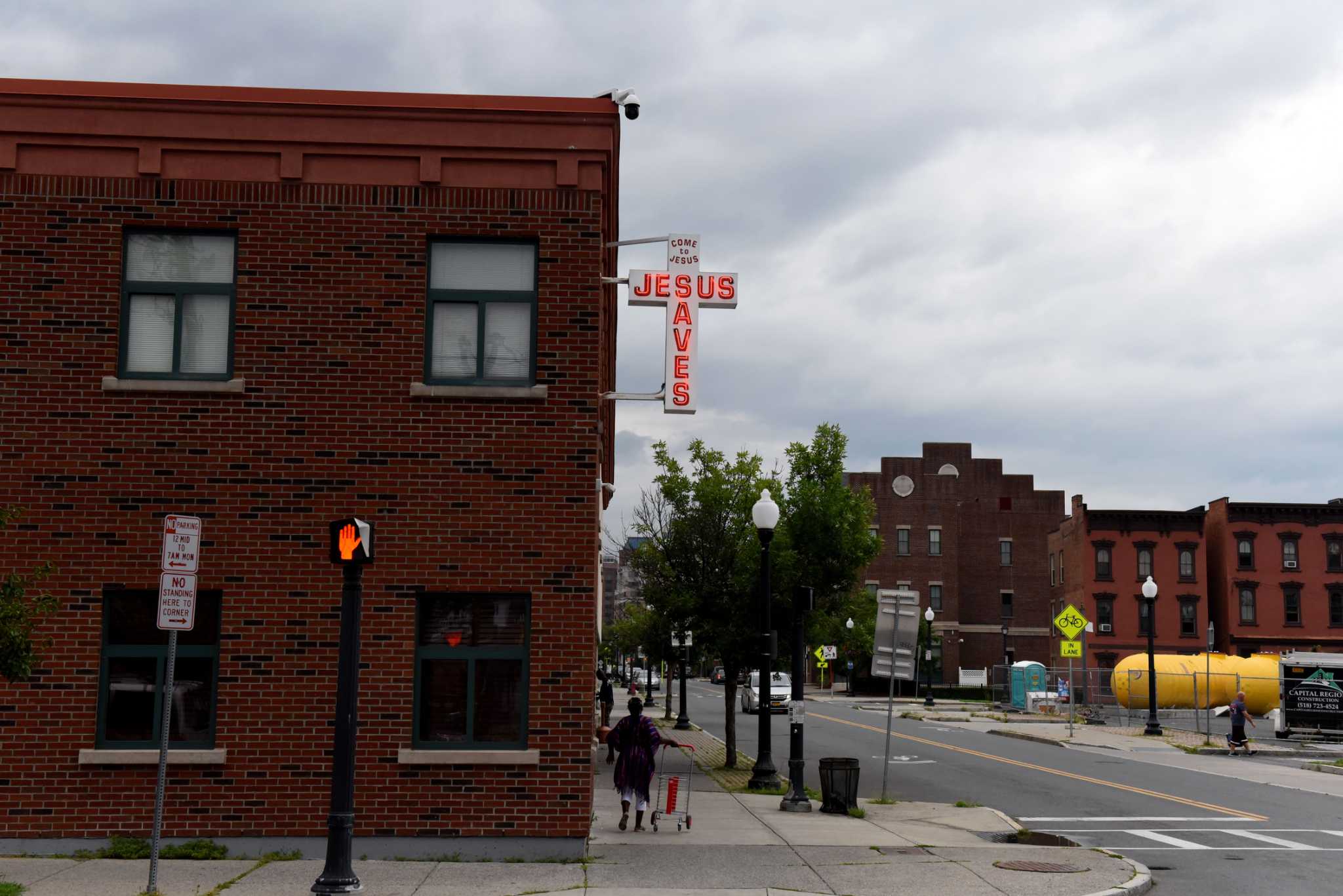 South End residents continue fight against Rescue Mission expansion - Vimarsana News