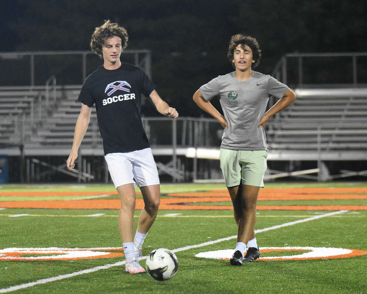 The Edwardsville boys soccer team conducted its first practice of the fall season on Monday.