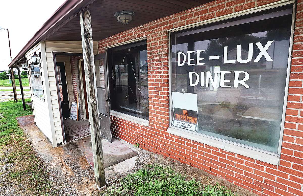 John Badman|The Telegraph The former Dee-Lux Diner in Roxana, closed since January 2020, is undergoing renovation to become a new "old-fashioned diner,"
