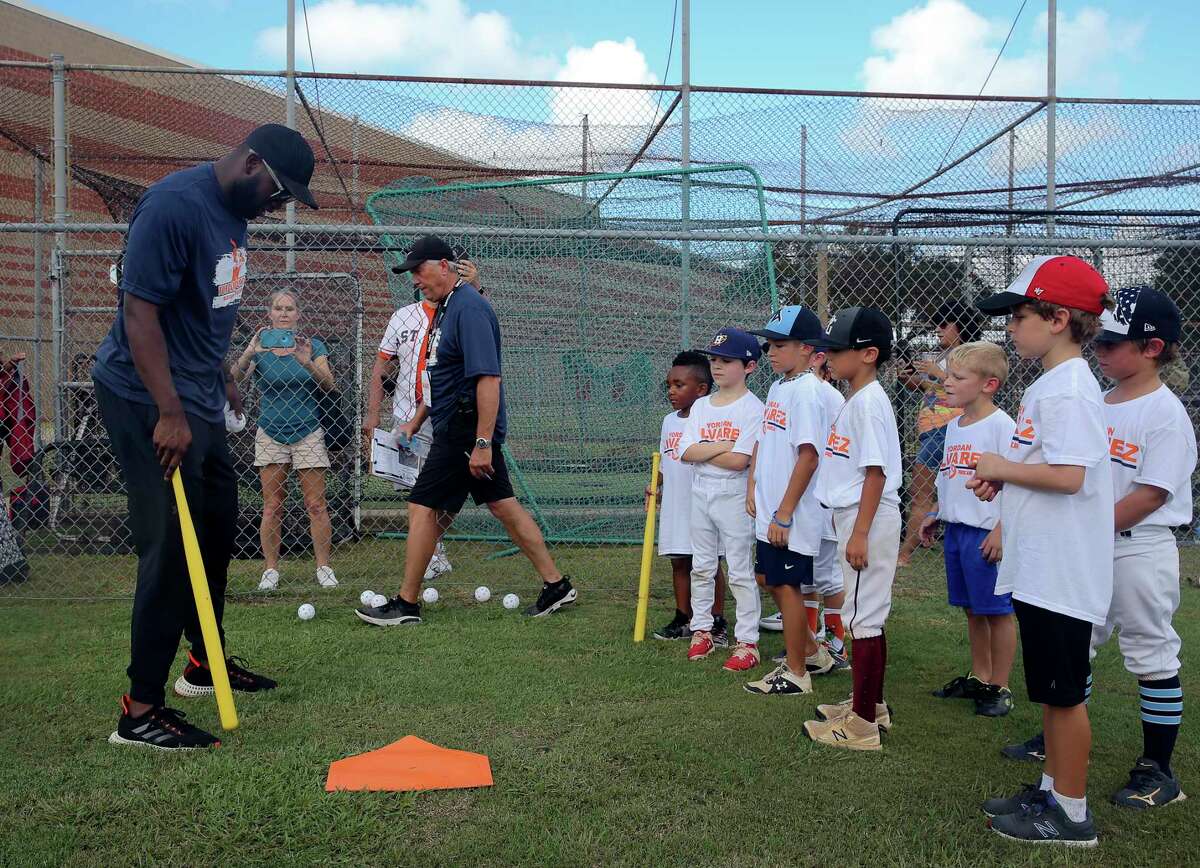 World Series: Yordan Alvarez's Family Is Here From Cuba to Cheer for Astros  - The New York Times