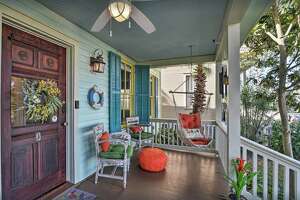 7 Galveston beach house rentals to make your getaway relaxing
