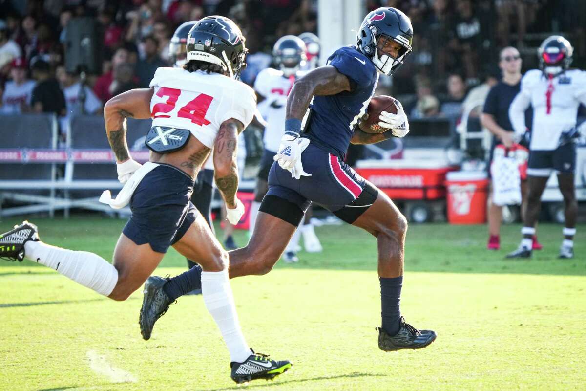 Houston Texans cornerback Derek Stingley Jr. (24) warms up before an NFL  football game against the New York Giants on Sunday, Nov. 13, 2022, in East  Rutherford, N.J. (AP Photo/Adam Hunger Stock