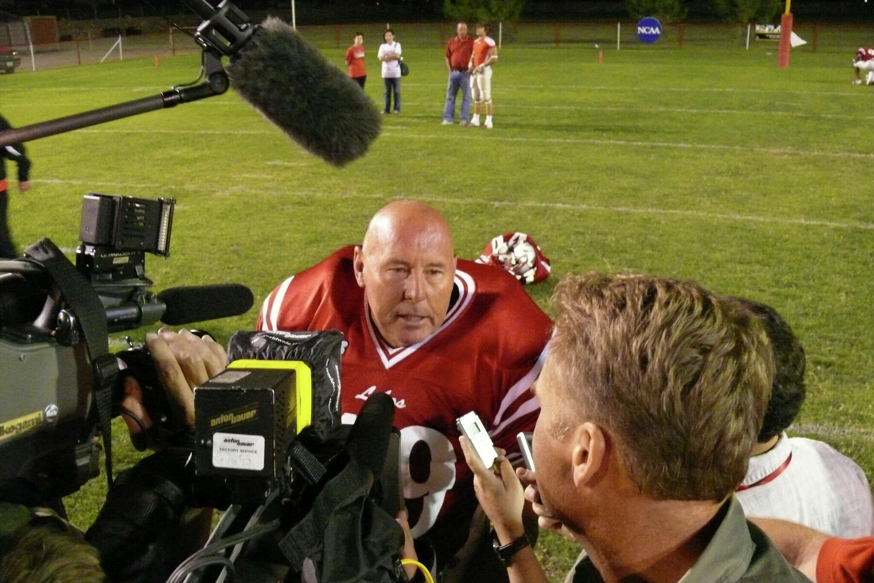texas-extras-needed-for-justin-baldoni-s-college-football-film