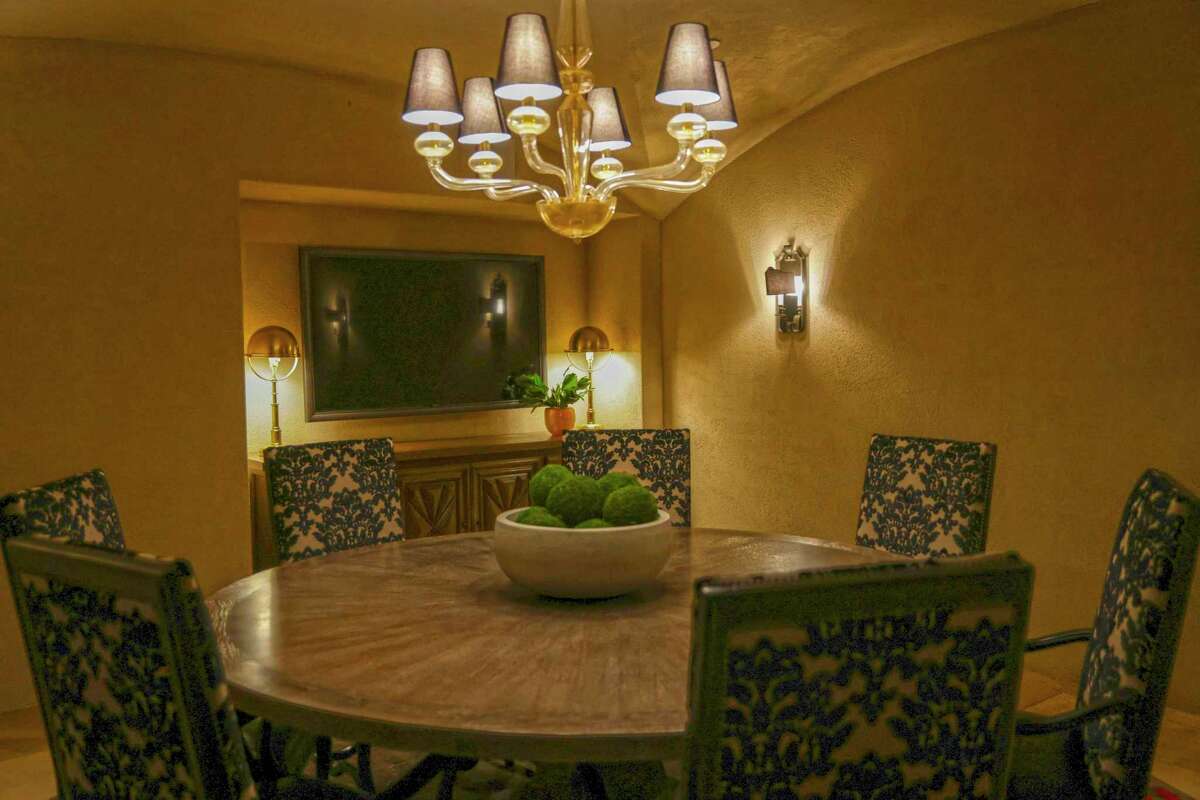 Une salle de dégustation privée peut être vue dans la nouvelle cave et centre d'accueil de Verite à Healdsburg, en Californie, le lundi 8 août 2022.