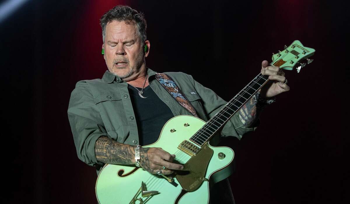 Gary Allan, on the road with his new album "Ruthless," is coming back to Floore's Country Store.