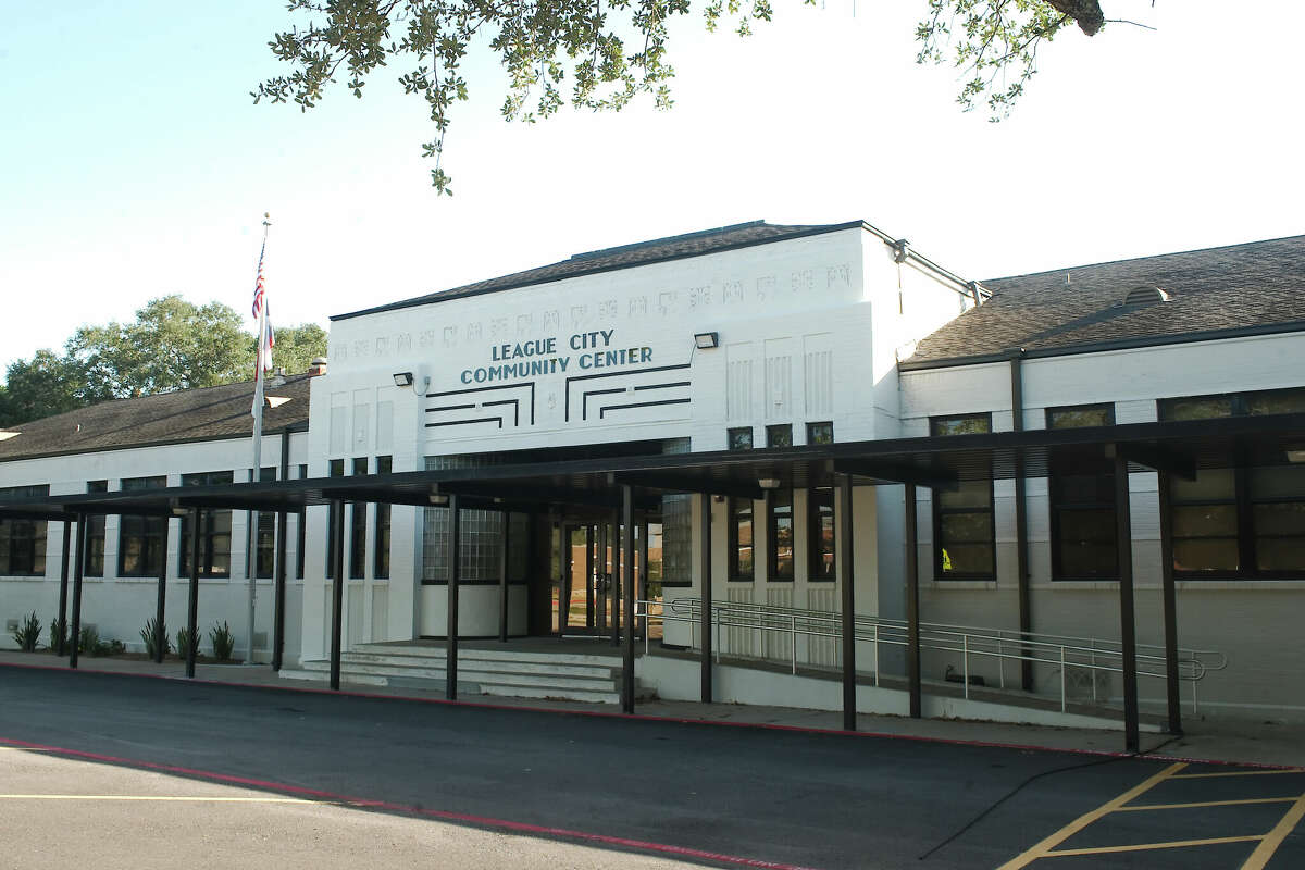 The building opened in 1938 as League City Elementary School.