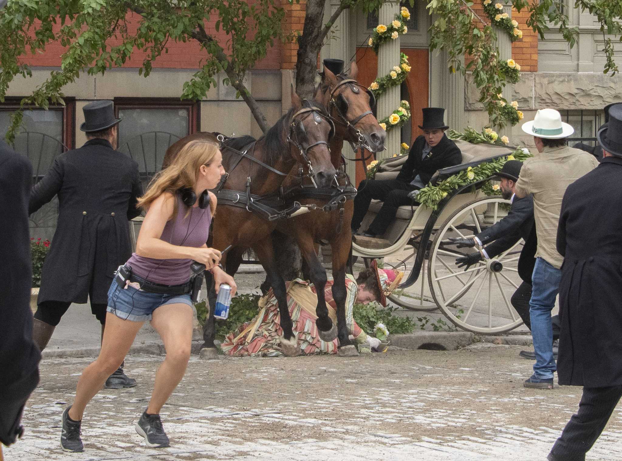 'Gilded Age' actor unharmed after fall under horses on set - Vimarsana News