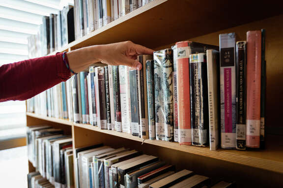 Texas librarians, bearing brunt of book ban battles, see their numbers dwindle 