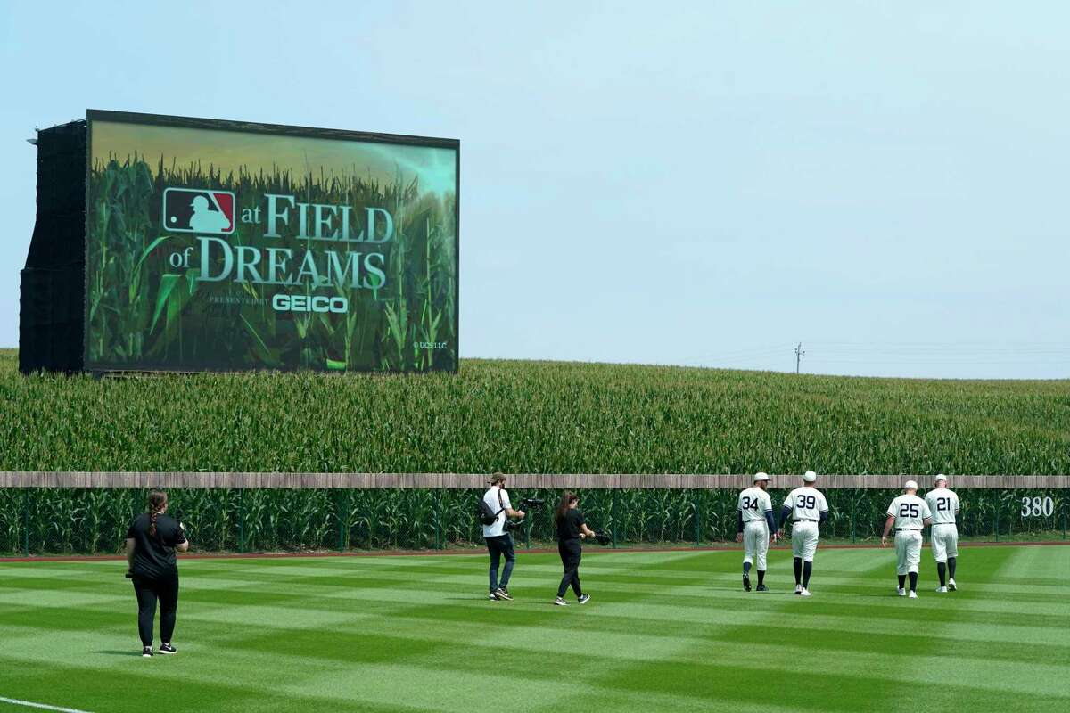 Here's how to get tickets to Field of Dreams game this August