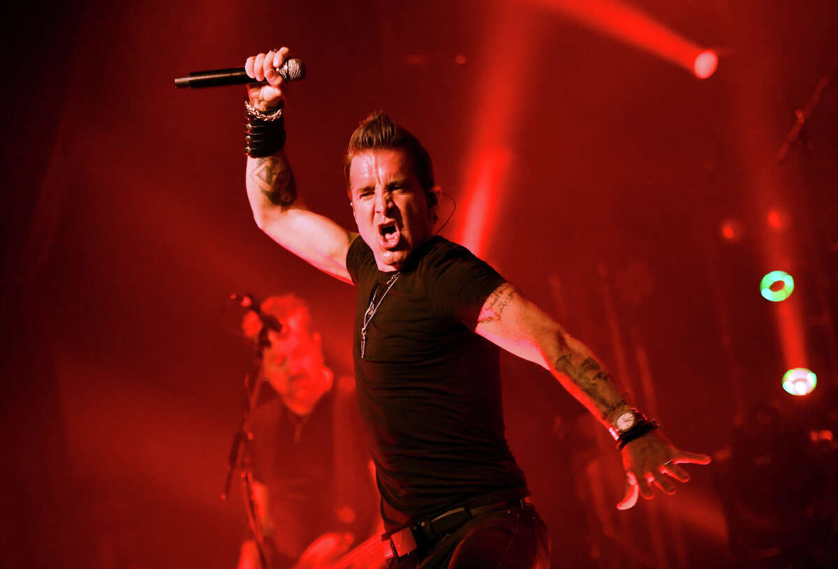 AGOURA HILLS, CALIFORNIA - SEPTEMBER 14: Singer Scott Stapp, founding member of Creed, performs onstage during the "Space Between the Shadows" album tour at The Canyon Club on September 14, 2019 in Agoura Hills, California. (Photo by Scott Dudelson/Getty Images)
