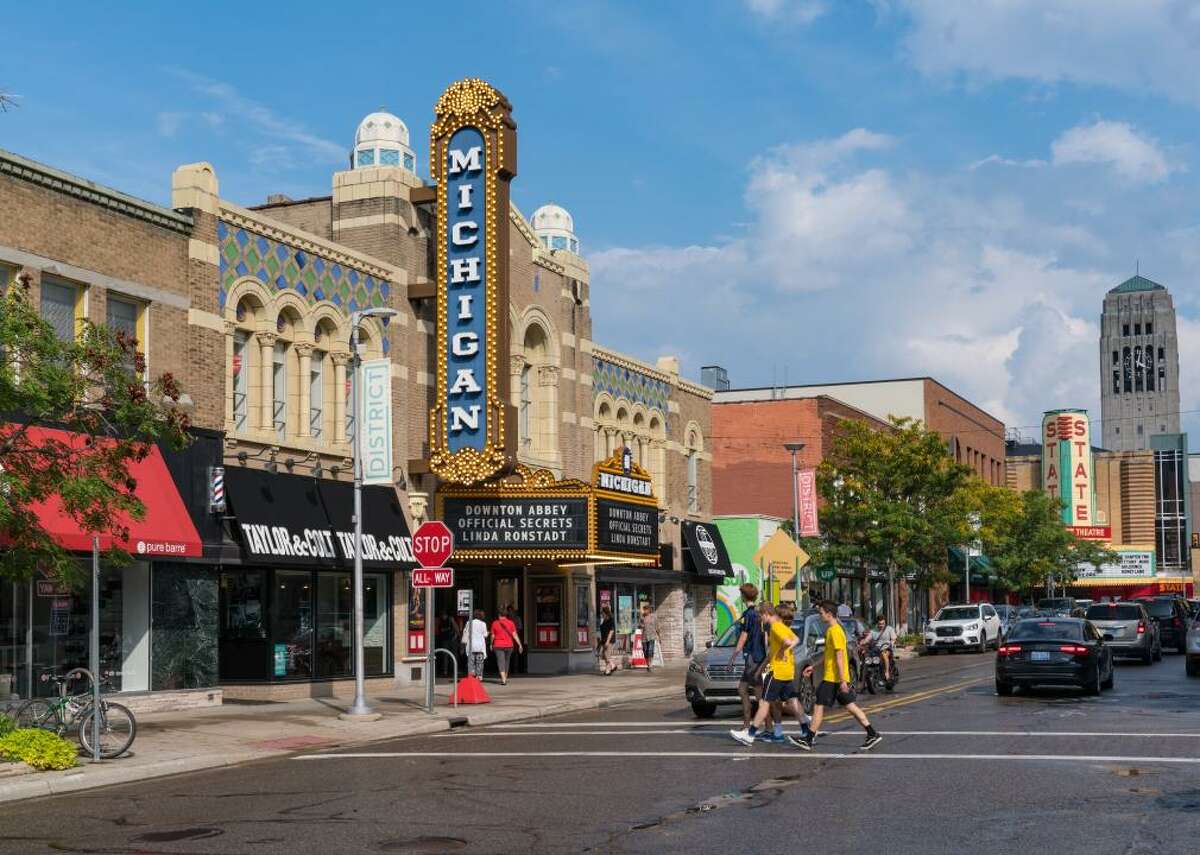 Ann Arbor, Michigan - Energy breakdown: --- Coal: 49.7% --- Gas: 17.2% --- Oil: 0.3% --- Nuclear: 21.1% --- Hydro: 0.3% --- Bioenergy (biomass and biofuels): 1.4% --- Wind: 9.8% --- Geothermal: 0.0% --- Solar (photovoltaic and thermal): 0.0% --- Waste to energy (excluding biomass component): 0.3%