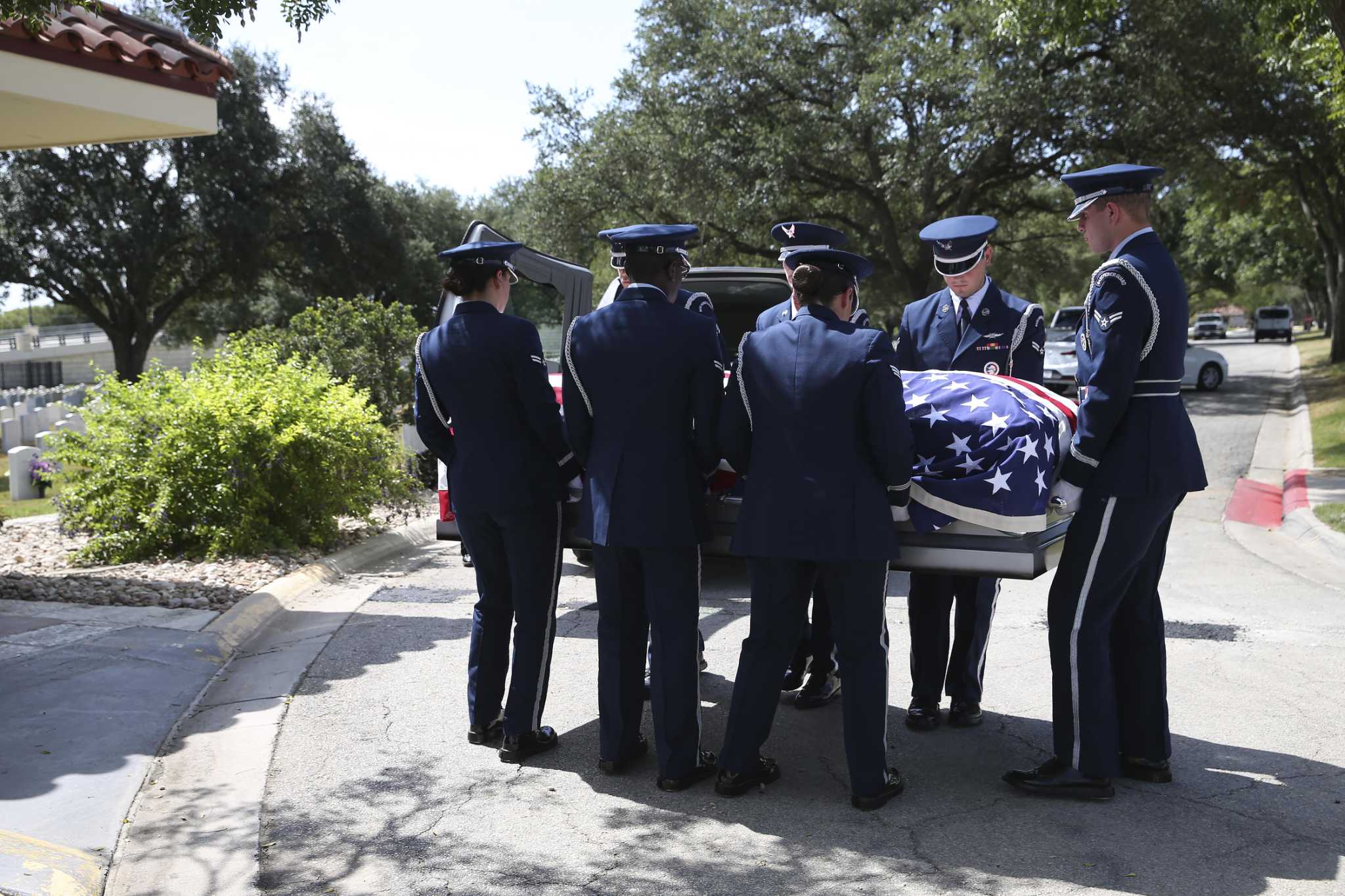Pearl Harbor veteran, Kenneth Platt, saluted at Fort Sam ceremony - Vimarsana News