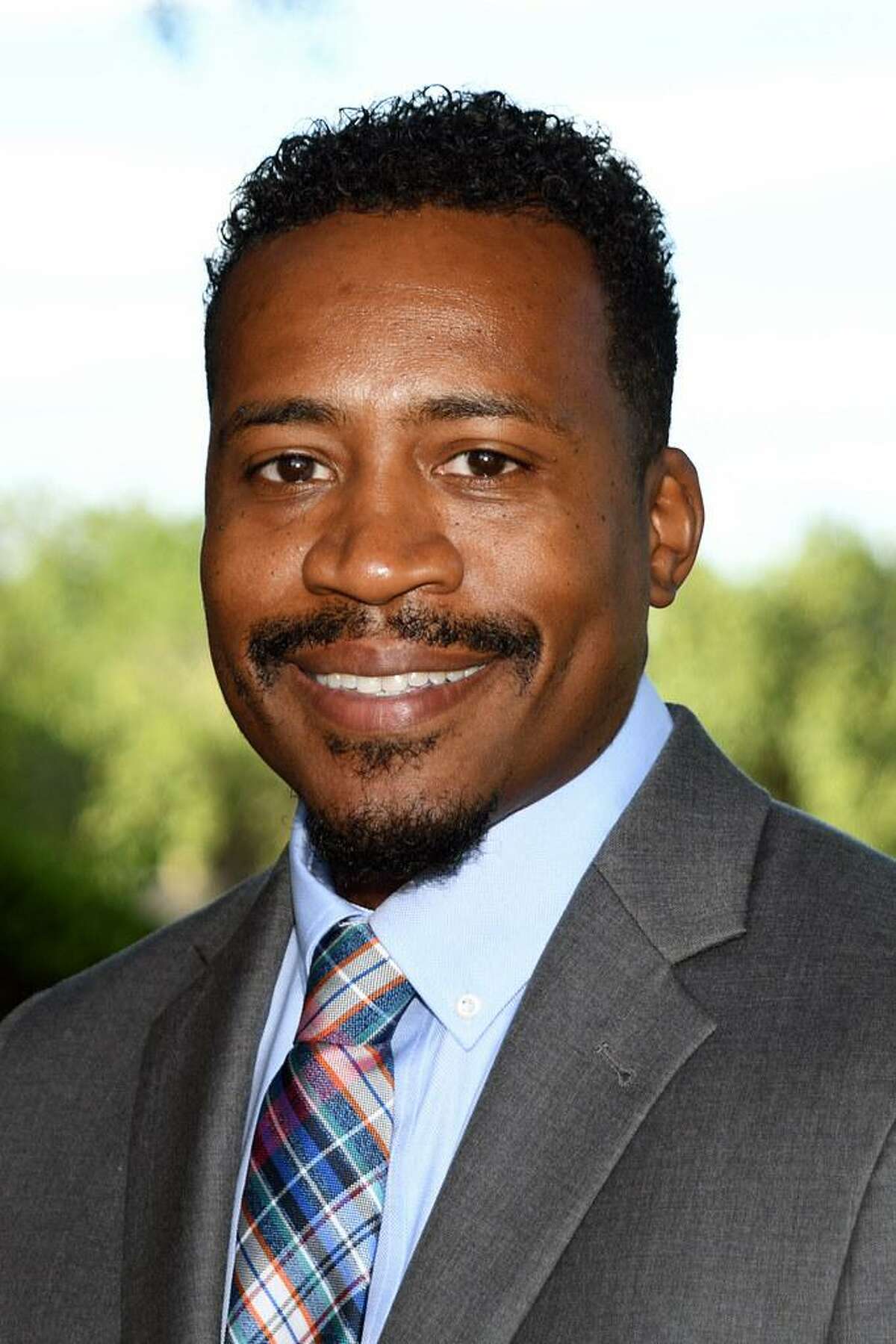 Robert Cage has been named executive director of the San Jacinto College Foundation.