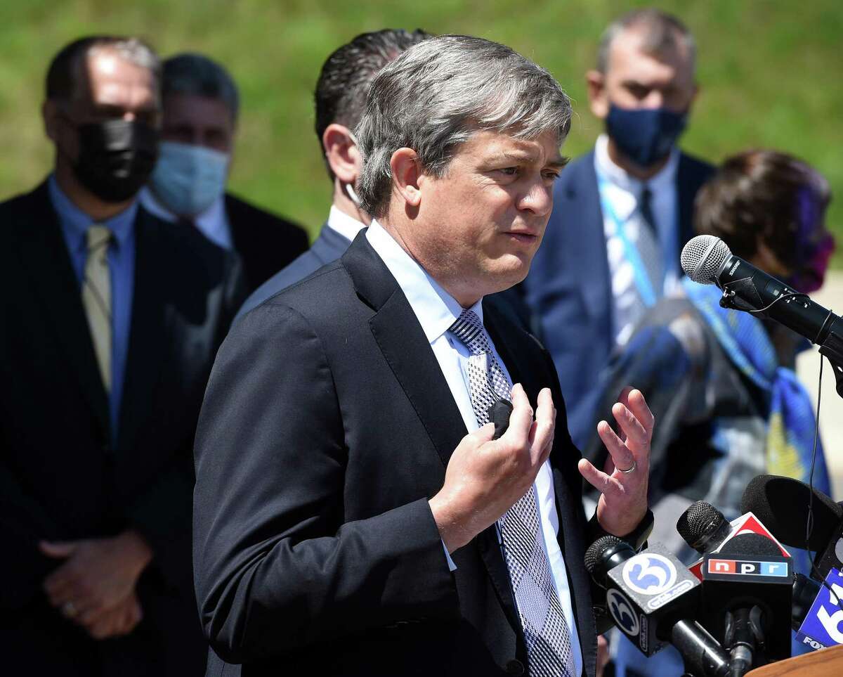 Avelo Airlines marks millionth passenger with ticket giveaway