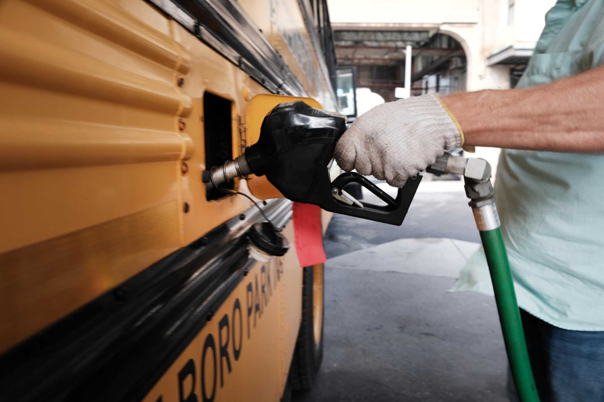 Gasoline prices back below $4 a gallon across the U.S., offering relief from inflation - Vimarsana News
