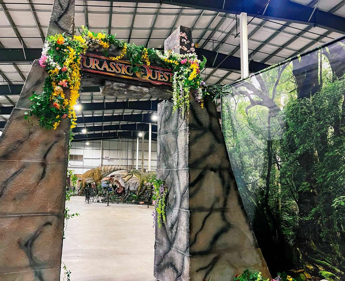 Jurassic Quest, la plus grande exposition de dinosaures en Amérique du Nord, est sur le point de se précipiter dans le Freeman Coliseum Expo Hall de San Antonio.