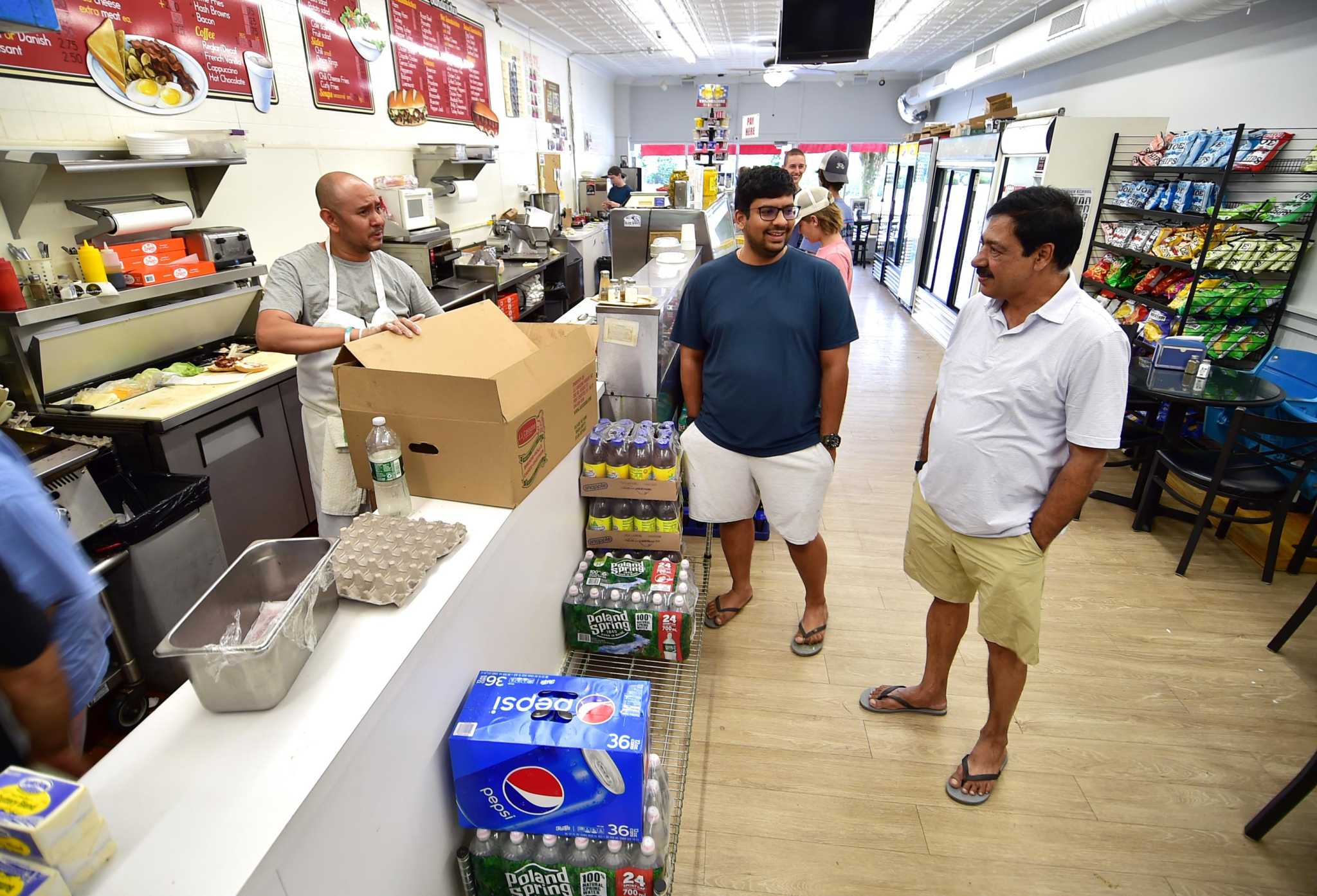 Beloved Darien gas station manager says goodbye after decades in CT