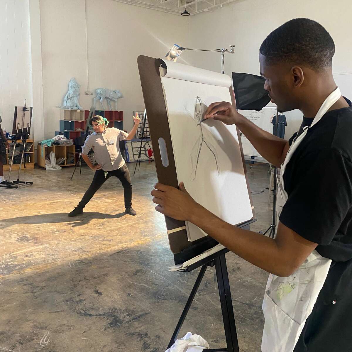 Malaki Branham, Jordan Hall, Tre Jones, Jeremy Sochan and Blake Wesley attended a class at SAY Sí, which is a local program dedicated to fostering San Antonio's artistic talent. 