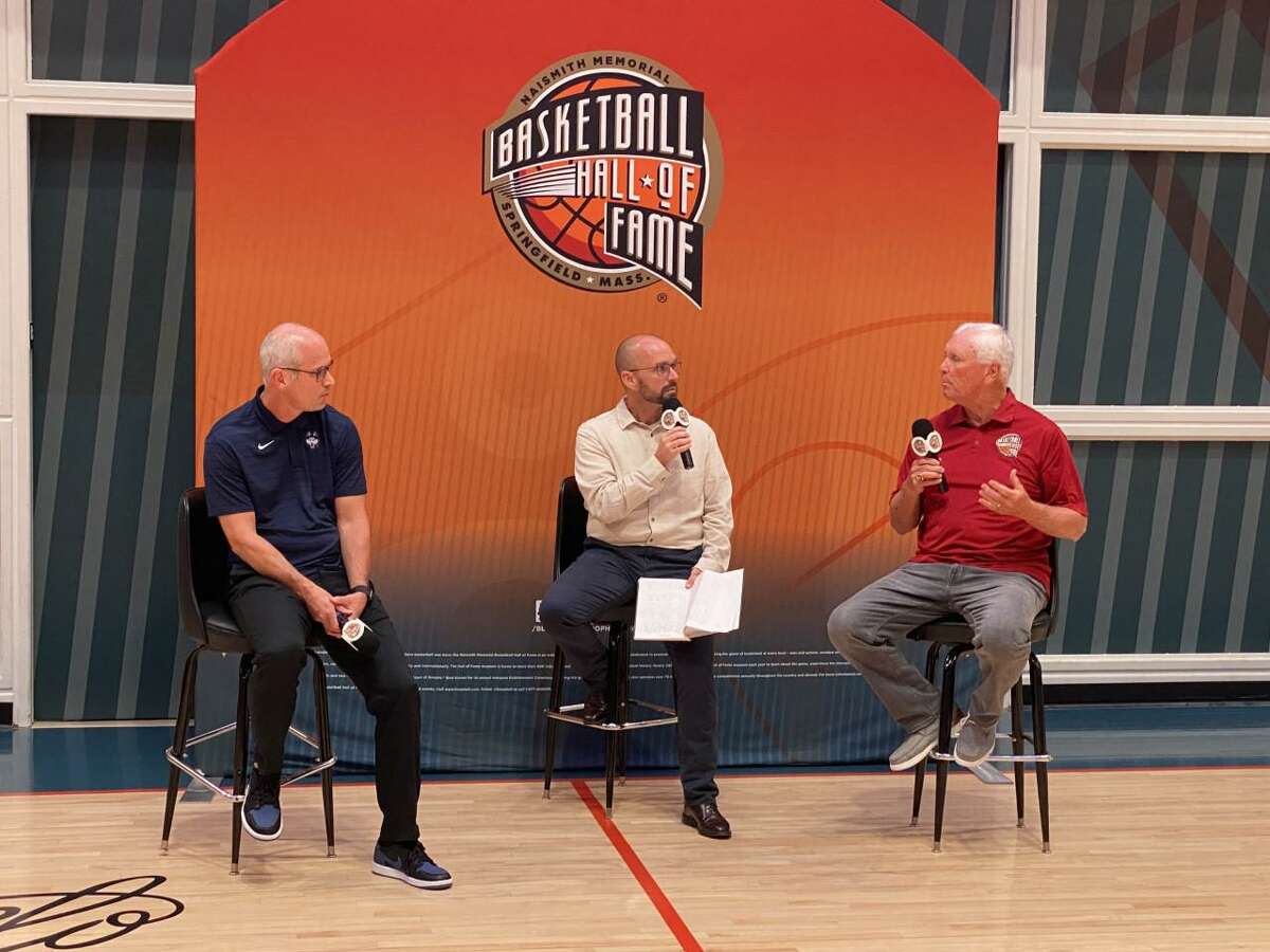 Fatherson bond UConn men’s basketball coach Dan Hurley, father Bob