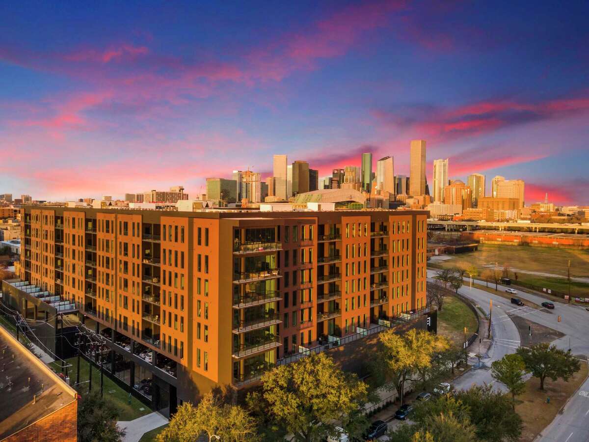 Across from The Mill site, Chicago developer Marquette has opened a new 300-unit upscale apartment project called Forth at Navigation