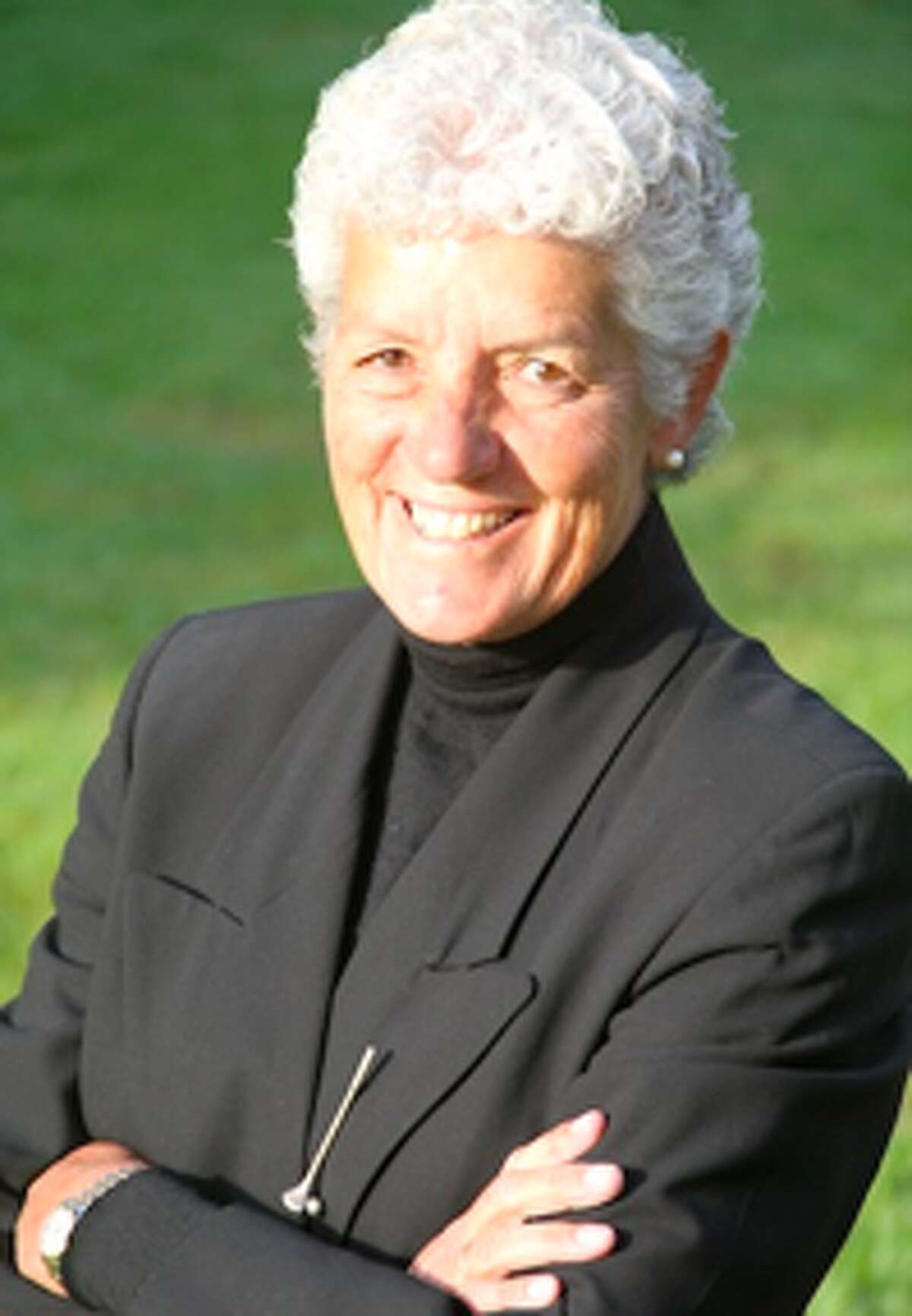Kay McMahon is an LPGA Hall of Famer, PGA of America member and one of Golf Digest’s top 50 female instructors. The professional golfer, who makes her “three-season” home base in the Capital Region, is also the honorary chair at Links to Leadership. 