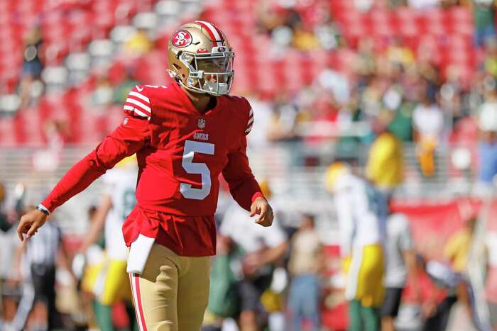 49ers' Jimmy Garoppolo stays on roster in case of playoff comeback