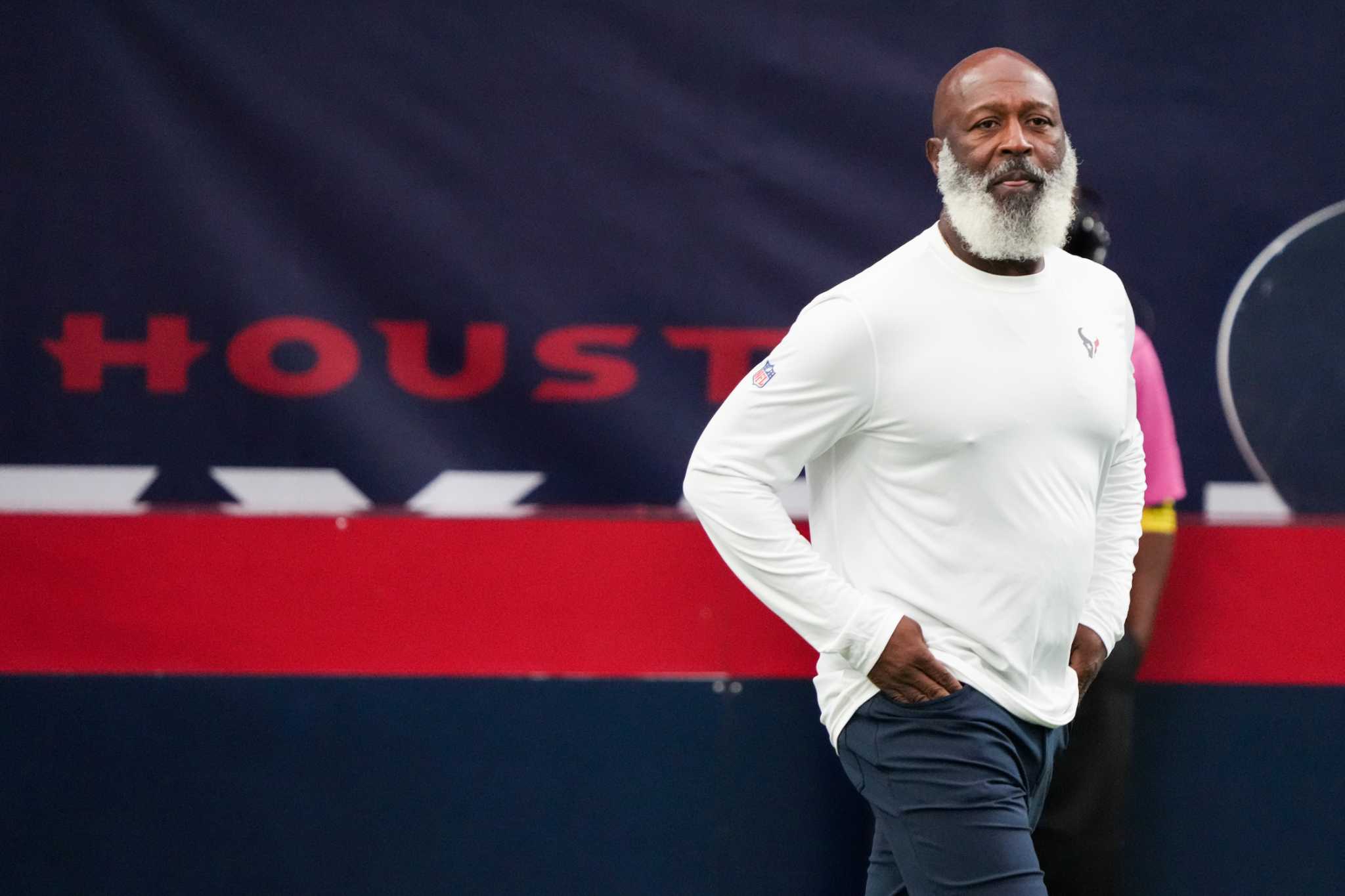 Lovie Smith has one of the best beards you've ever seen