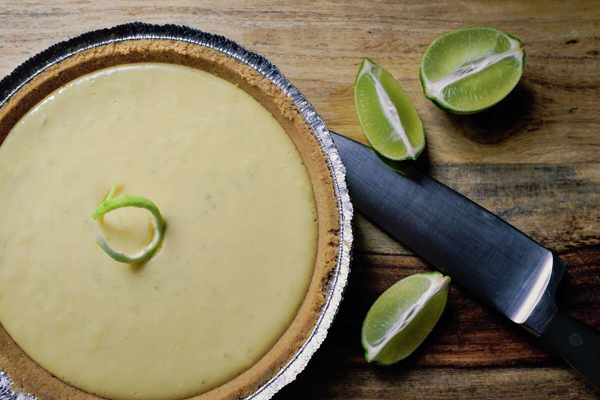 Lovina shares a recipe for key lime pie in this week's Amish Kitchen.
