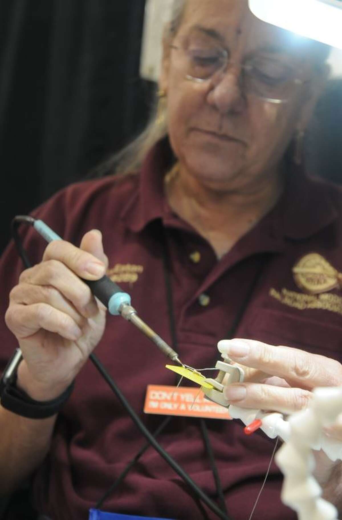 Model railroad fans pack Collinsville show