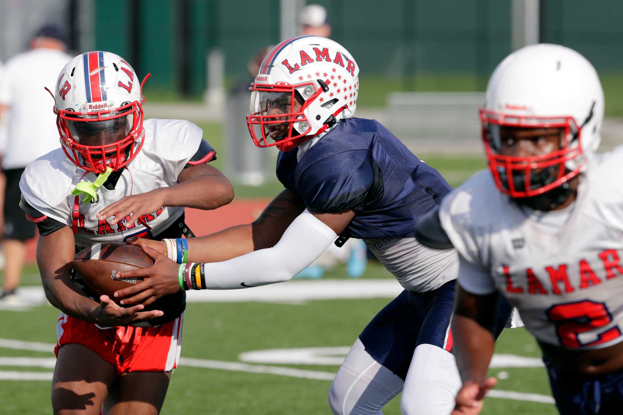 HS football Lamar ready to build off last season s momentum