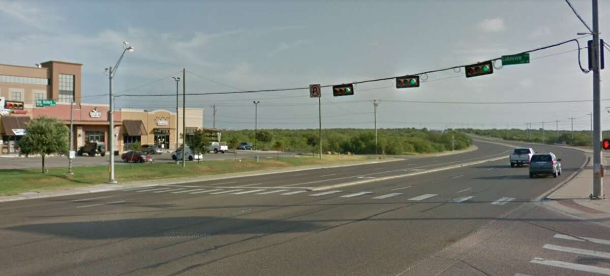 Pictured is the intersection of Bob Bullock Loop and Lakeview Boulevard in Laredo, Texas. A woman died at this location Saturday, Aug. 13, 2022 after a fleeing suspect from Texas DPS crashed into her vehicle.