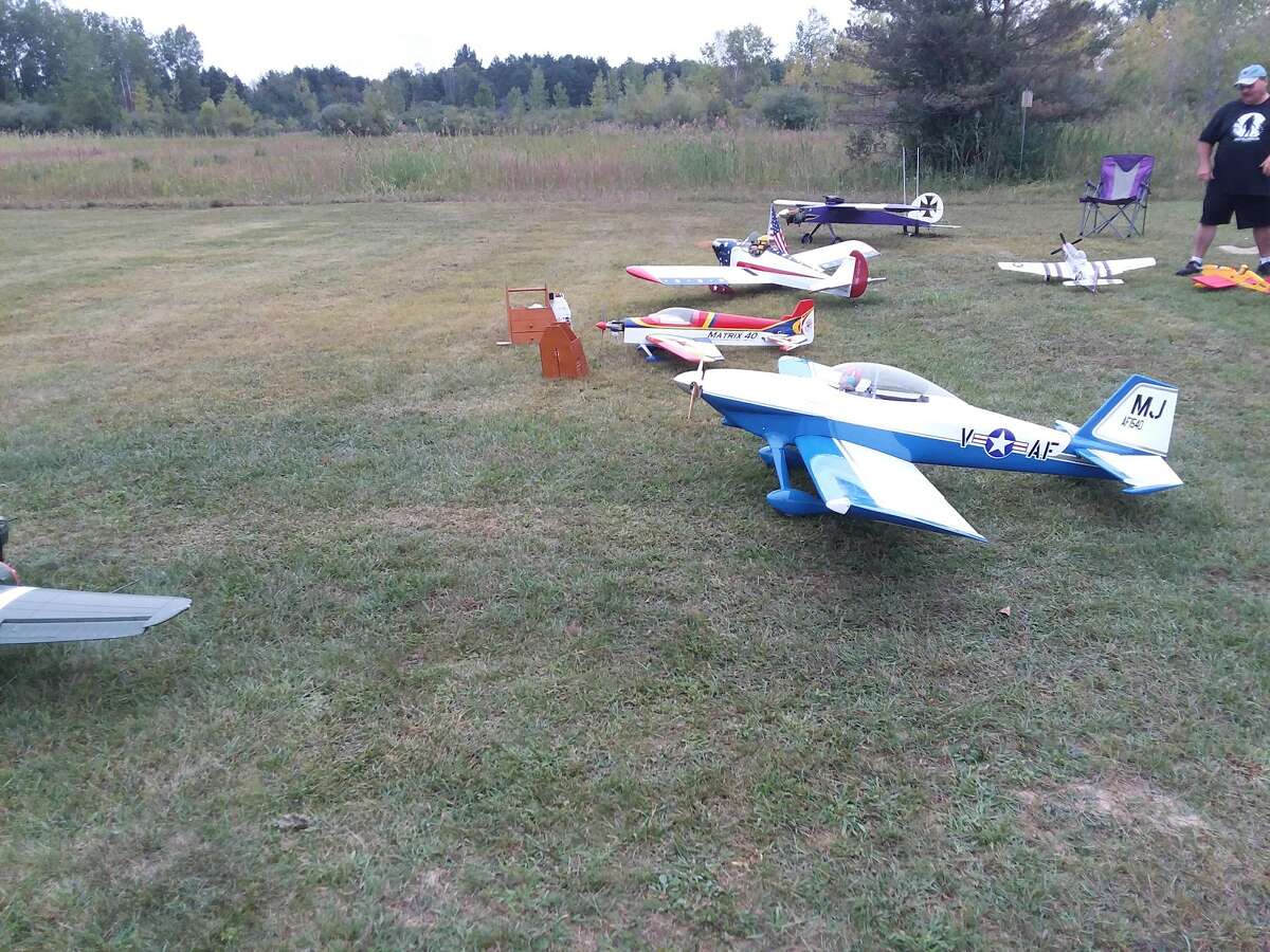The Midland Radio Controlled Modelers Club's 39th annual air show on