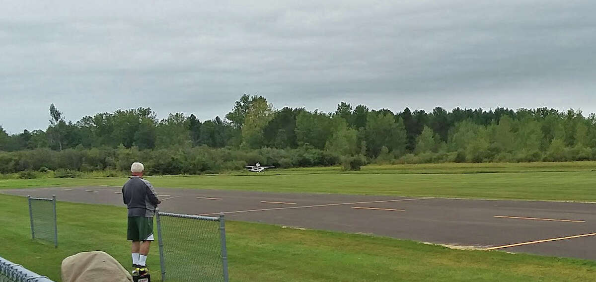 The Midland Radio Controlled Modelers Club's 39th annual air show on