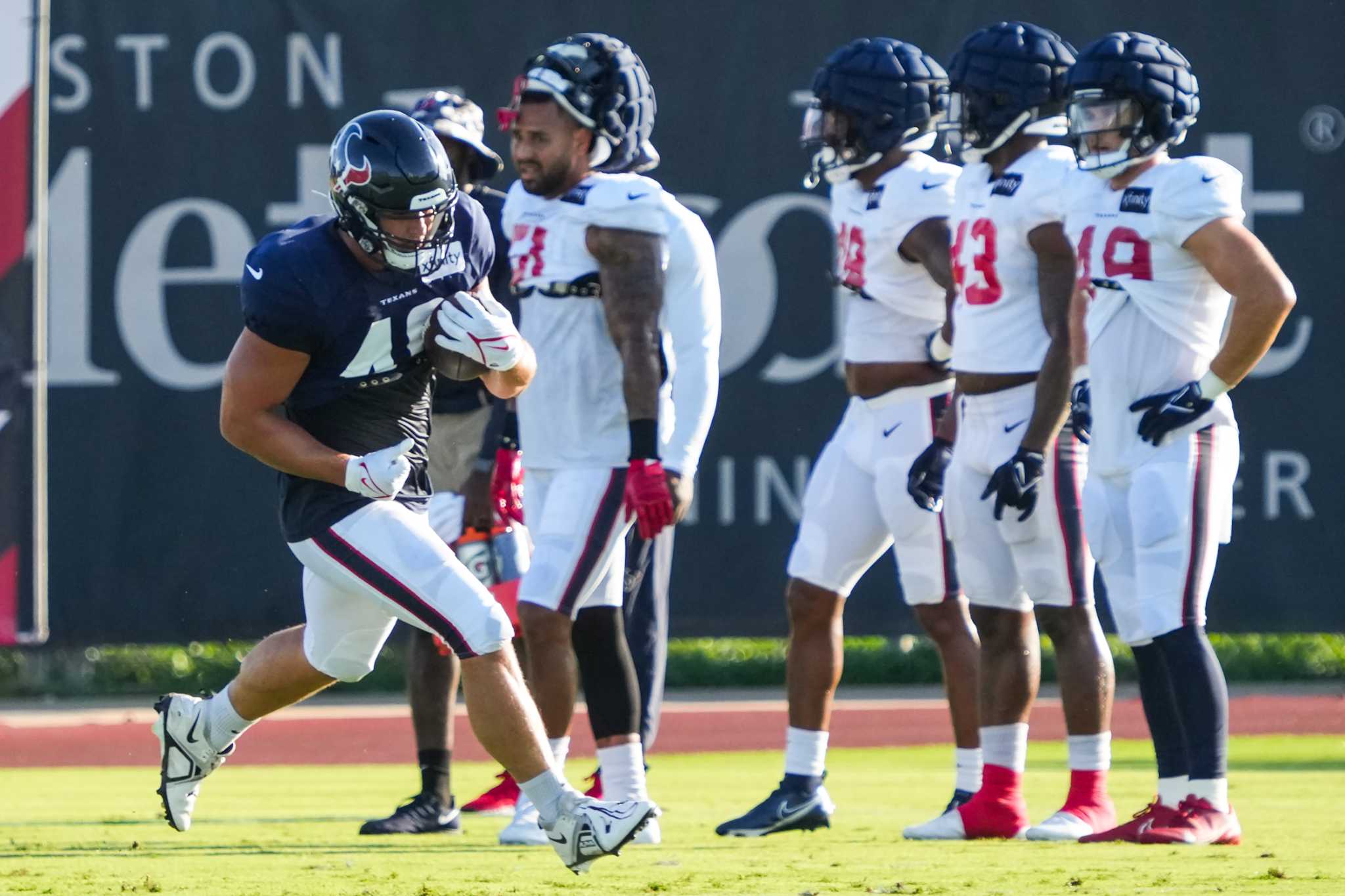 Houston Texans: FB battle down to Paul Quessenberry, Troy Hairston