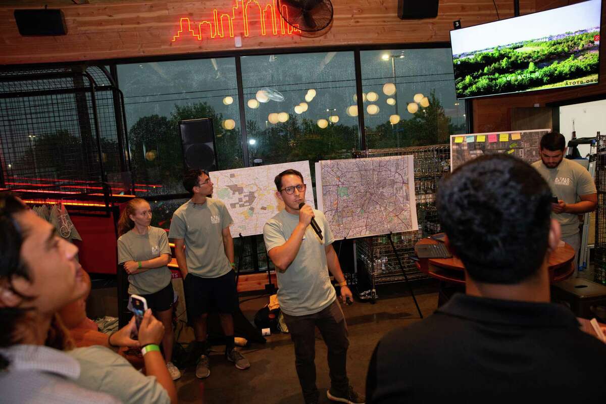 Houston's White Oak Trail Advocates advance idea of new bridges