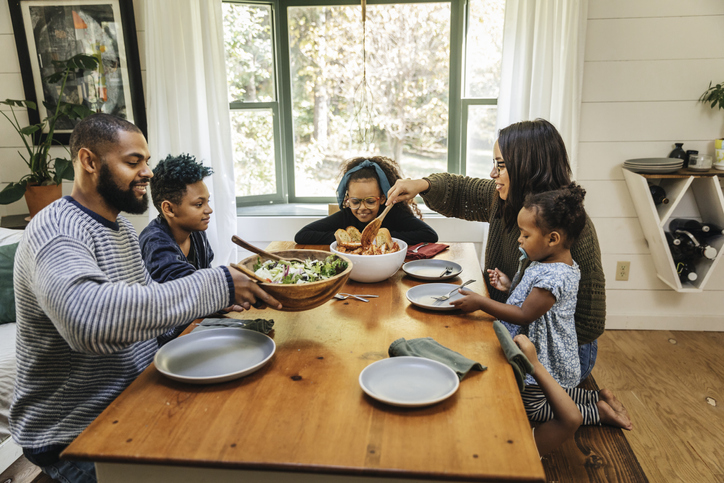 Commentary: Jill Ebstein — The dismal future of the family dinner hour - Vimarsana News