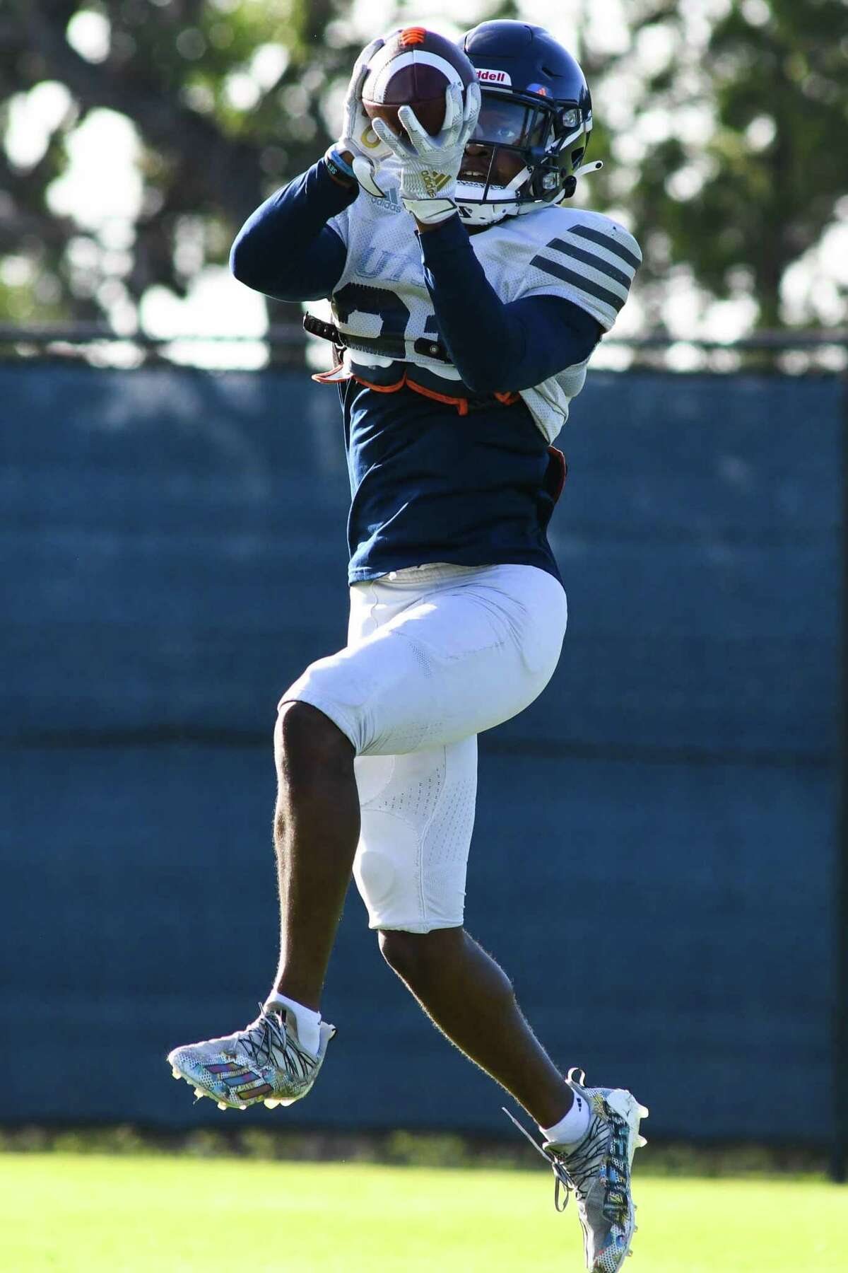 UTSA’s Ken Robinson catches a pass while takeing part in a drill at practice on Aug. 10, 2022.