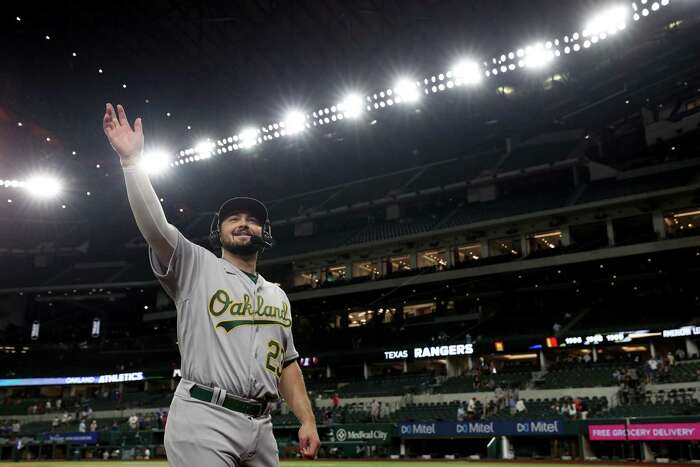 Veteran shortstop Elvis Andrus frustrated by playing time as Athletics seem  intent to avoid contractual option 