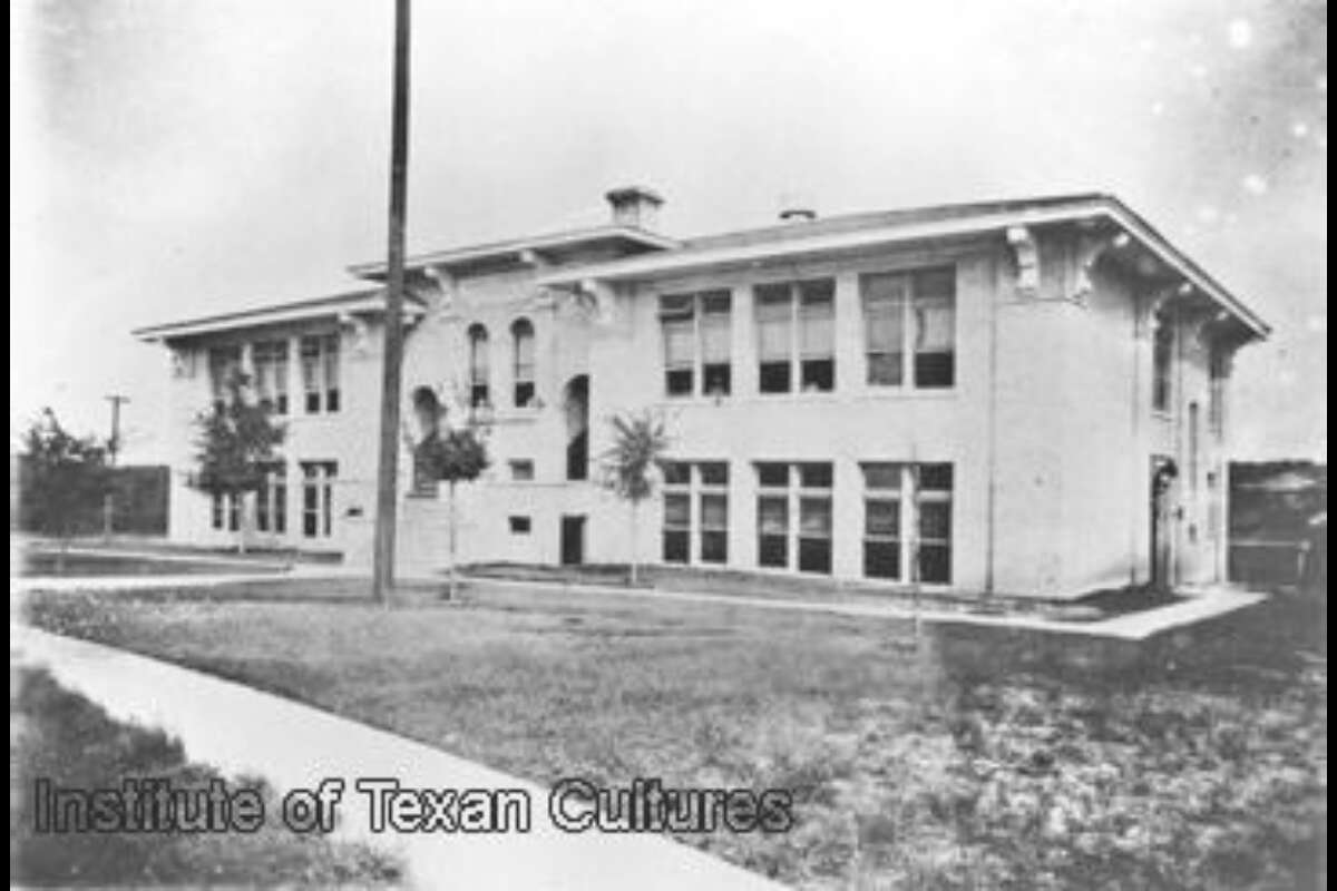 Alamo Heights' pivotal moments as it turns 100 years old