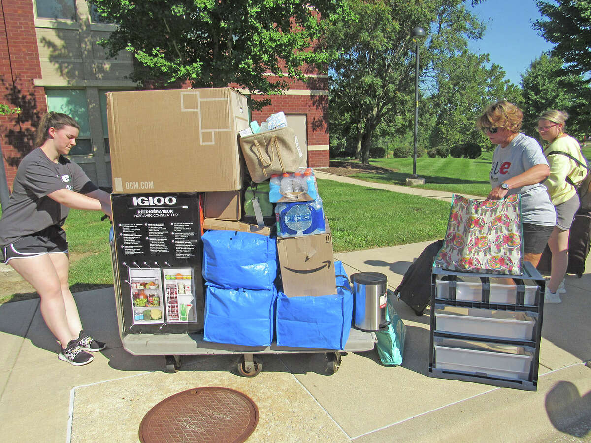 Movein days for firstyear students in three residence halls start at
